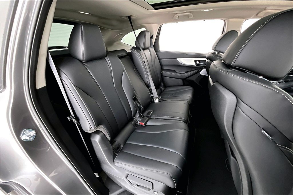 Certified 2026 Acura MDX w/ Technology Package FWD image 33
