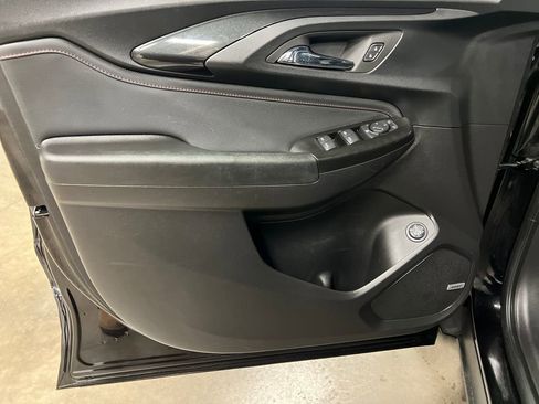 Used 2023 Chevrolet TrailBlazer RS w/ Sun and Liftgate Package image 28