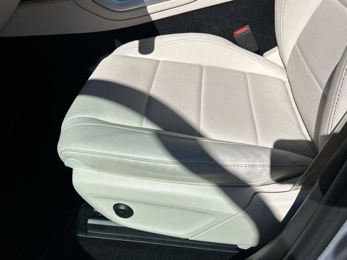 Used 2025 Mercedes-Benz GLE 350 4MATIC image 21