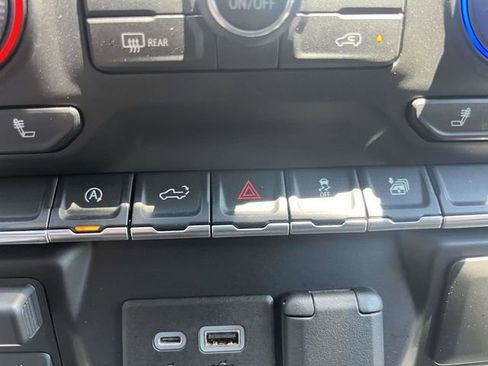 Used 2021 Chevrolet Silverado 1500 LT RWD image 34