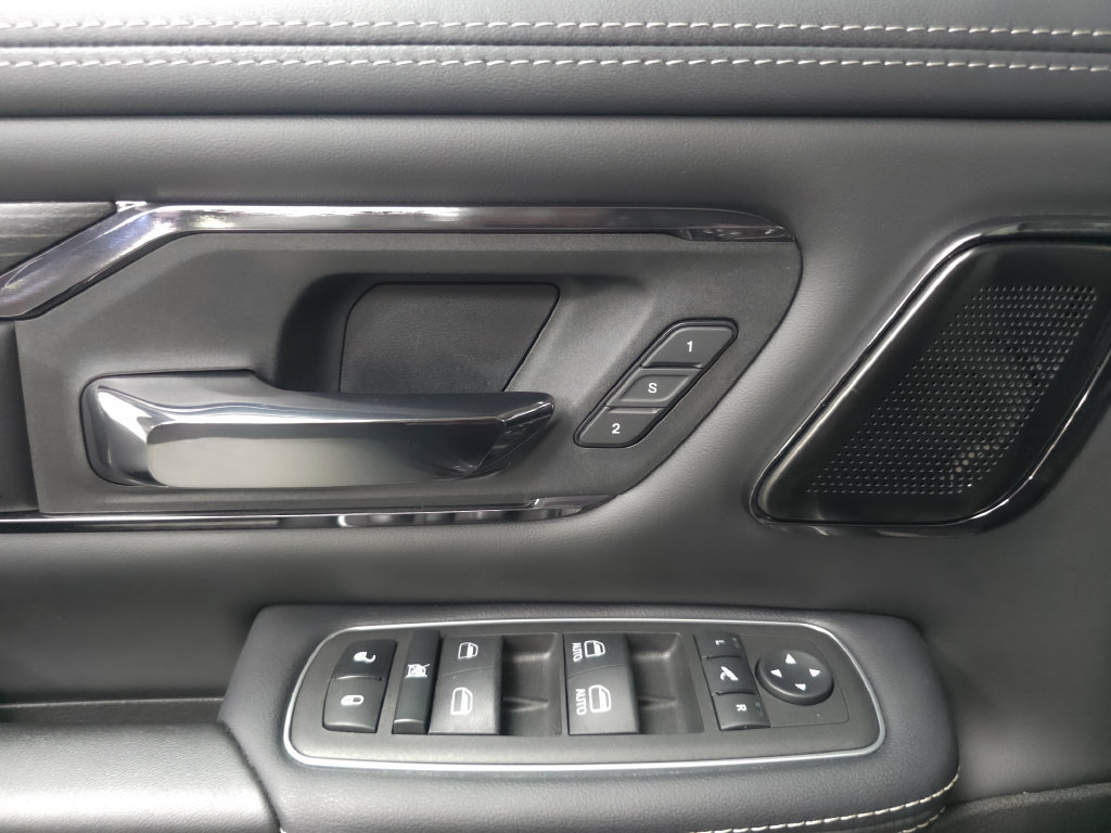 Used 2024 RAM 1500 Limited AWD/4WD image 6