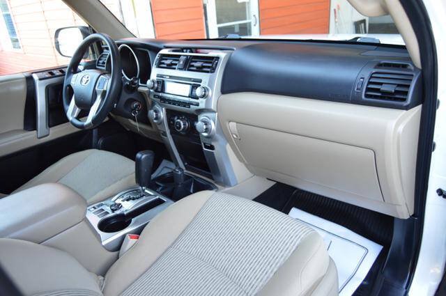 Used 2011 Toyota 4Runner SR5 AWD/4WD image 17