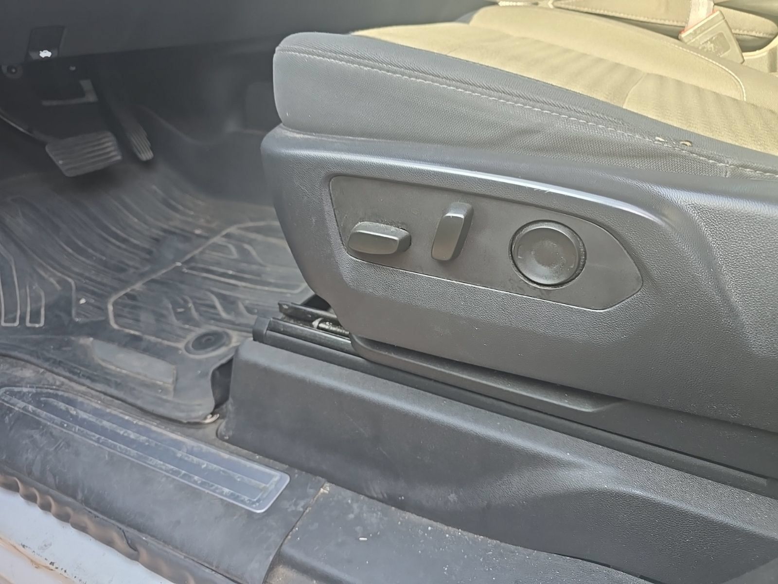 Used 2023 GMC Sierra 1500 SLE AWD/4WD image 12