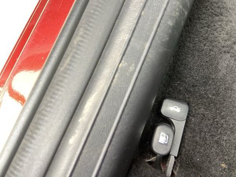 Used 2025 Hyundai Elantra Limited FWD image 47