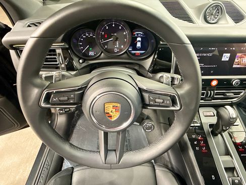 Certified 2026 Porsche Macan image 38