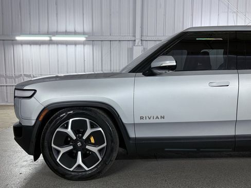 Used 2022 Rivian R1T Adventure image 15