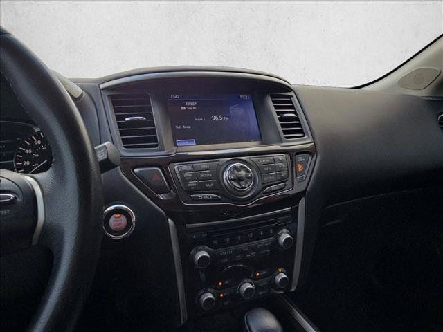 Used 2013 Nissan Pathfinder Platinum w/ Platinum Premium Pkg FWD image 11