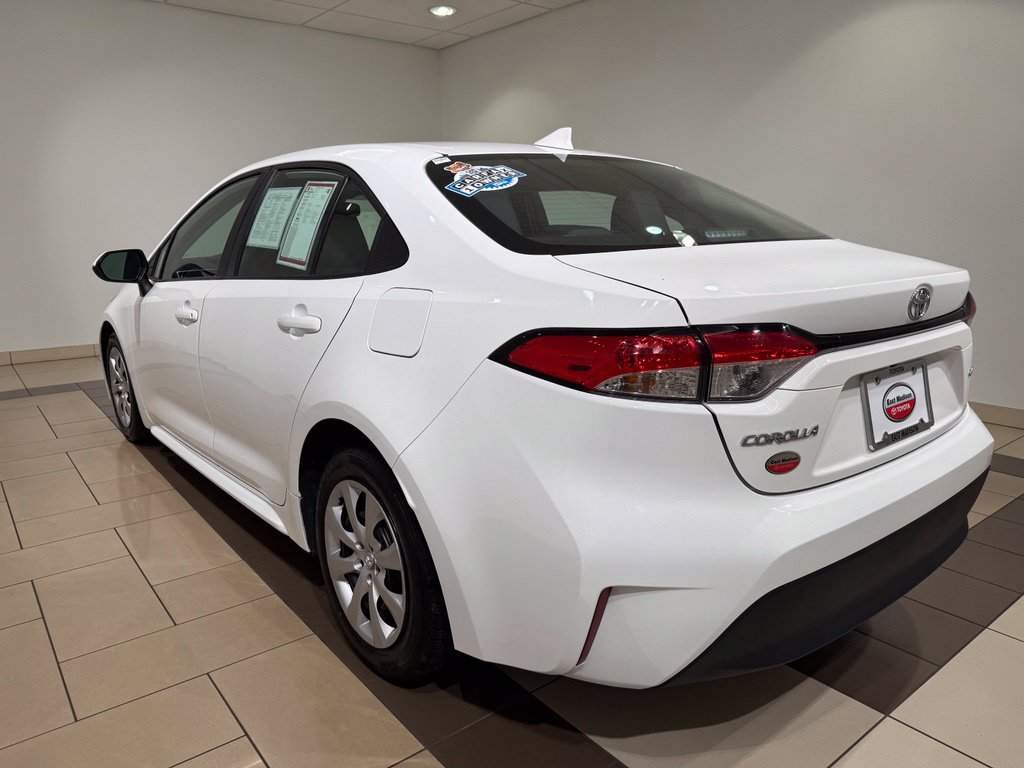 Certified 2025 Toyota Corolla LE FWD image 3