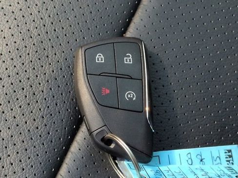 Used 2024 GMC Canyon Elevation w/ Convenience Package image 30