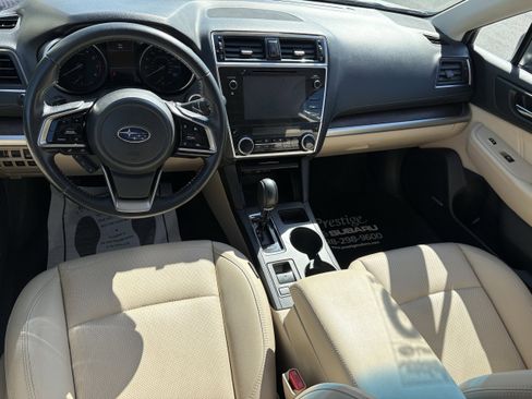 Used 2019 Subaru Outback 3.6R Limited AWD/4WD image 9