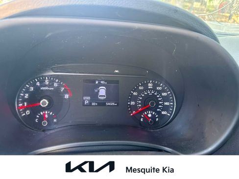 Used 2022 Kia Soul LX w/ Technology Package FWD image 1