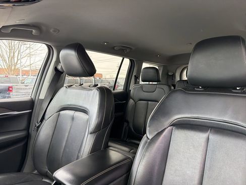 Used 2021 Jeep Grand Cherokee L Limited AWD/4WD image 5