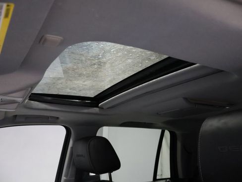 Used 2015 GMC Yukon Denali w/ Touring Package image 11