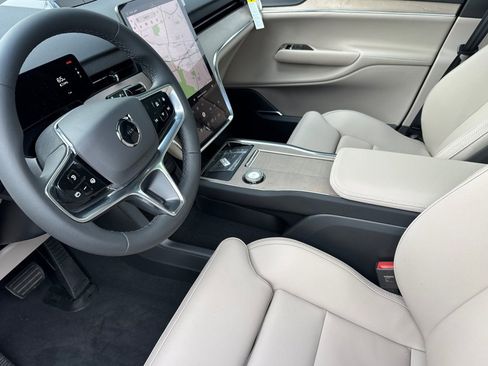 New 2026 Volvo EX90 Plus image 9