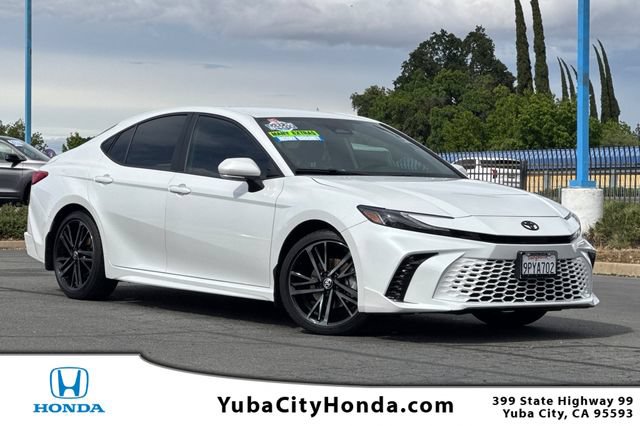 Used 2025 Toyota Camry XSE FWD image 1