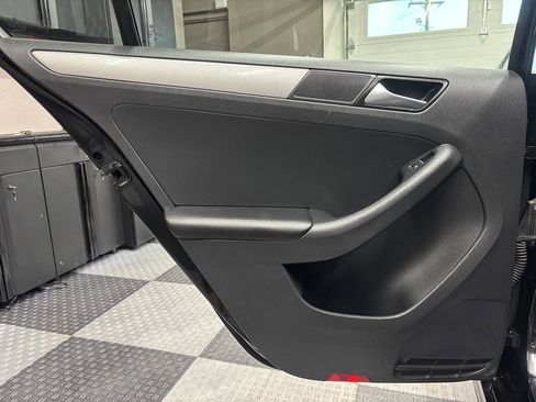 Used 2015 Volkswagen Jetta SE FWD image 15