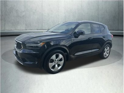 Used 2019 Volvo XC40 T5 Momentum