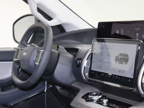 New 2026 Ford Expedition Active image 31