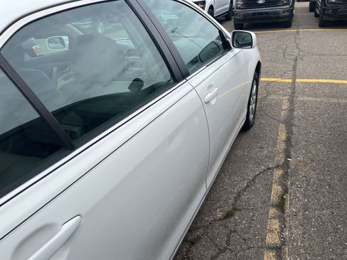 Used 2007 Toyota Camry XLE FWD image 16