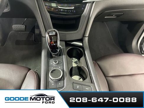 Used 2022 Cadillac XT6 Premium Luxury w/ Technology Package AWD/4WD image 16