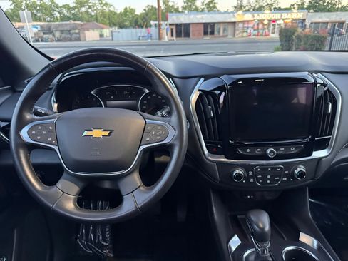 Used 2022 Chevrolet Traverse LT w/ LPO, Floor Liner Package FWD image 22