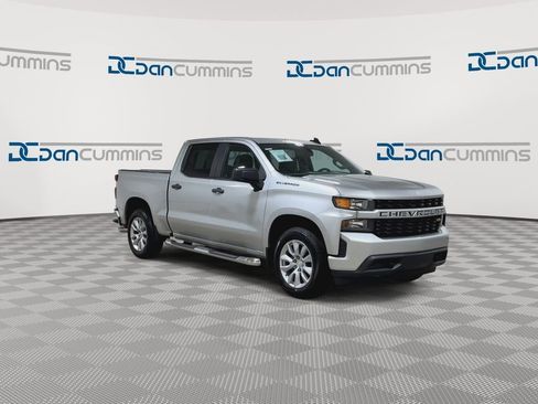 Used 2019 Chevrolet Silverado 1500 Custom w/ Custom Value Package RWD image 3