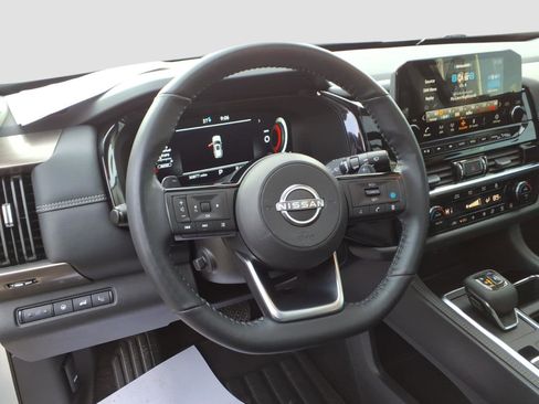 Certified 2024 Nissan Pathfinder Platinum image 12