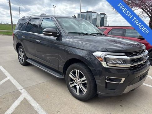 Used 2022 Ford Expedition Limited image 1