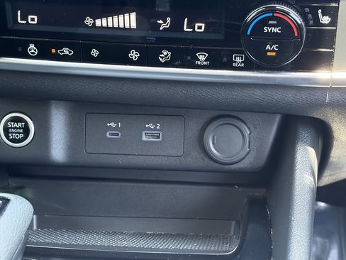 Used 2023 Nissan Rogue SV w/ SV Premium B Package FWD image 23