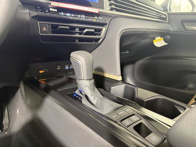 New 2026 Toyota Camry Hybrid AWD/4WD image 18