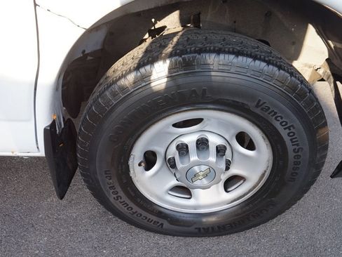 Used 2020 Chevrolet Express 3500 Extended w/ Driver Convenience Package RWD image 15