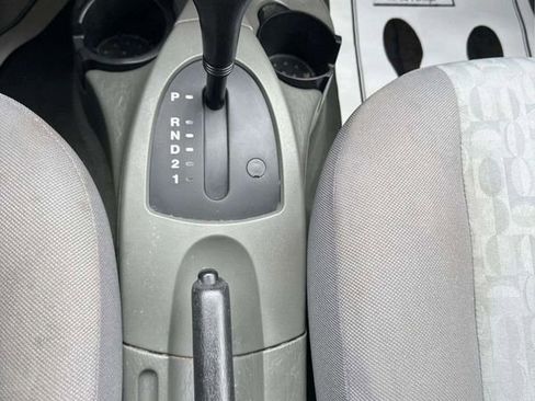 Used 2005 Ford Focus ZX4 Sedan FWD image 25