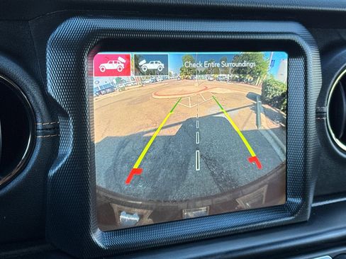 Used 2021 Jeep Wrangler Unlimited Sahara image 19