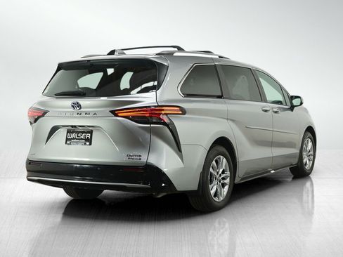 Used 2024 Toyota Sienna Limited AWD/4WD image 5