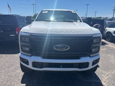 Used 2023 Ford F250 XLT w/ XLT Premium Package AWD/4WD image 2