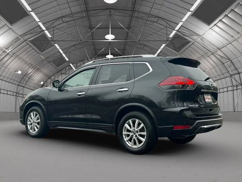 Used 2020 Nissan Rogue SV image 5