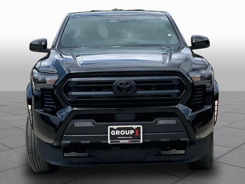 Used 2025 Toyota Tacoma SR5 AWD/4WD image 4