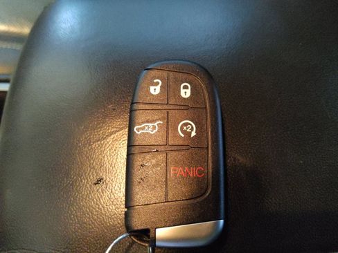 Used 2021 Jeep Grand Cherokee Overland image 32