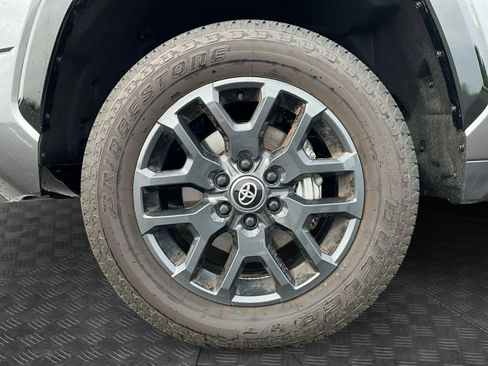 Used 2025 Toyota Tundra Platinum AWD/4WD image 16