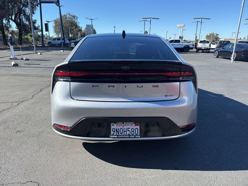 Used 2024 Toyota Prius XLE image 6