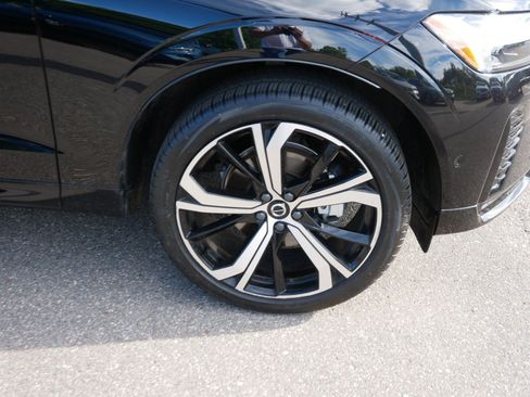 Certified 2024 Volvo XC60 B5 Ultimate w/ Climate Package AWD/4WD image 9