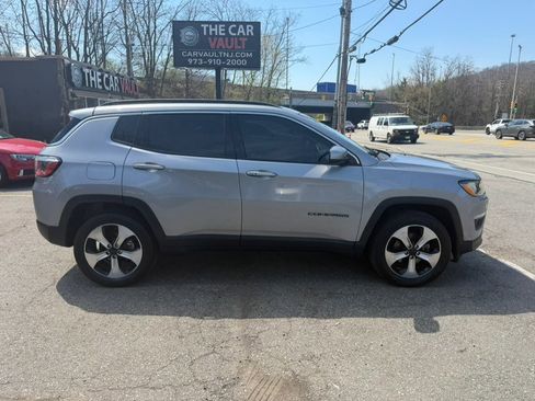 Used 2017 Jeep Compass Latitude w/ Popular Equipment Group image 15