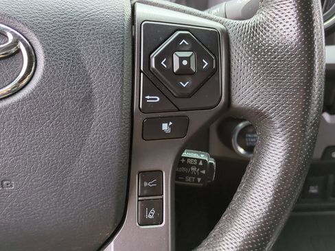 Used 2019 Toyota Tacoma TRD Off-Road image 25