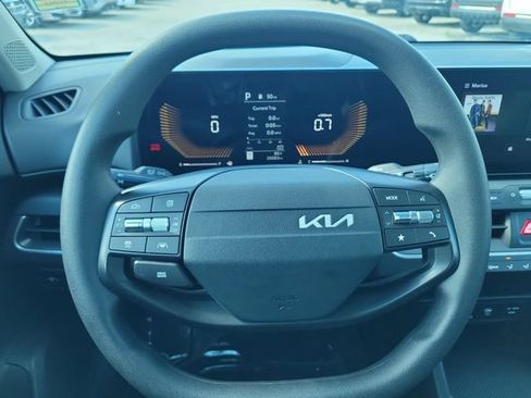 Used 2025 Kia K4 FWD image 22