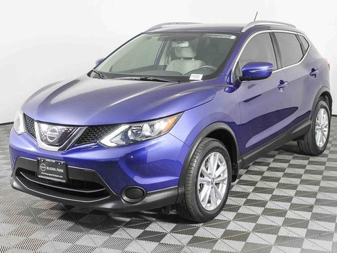 Used 2018 Nissan Rogue Sport SV image 3