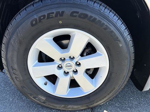 Used 2009 Nissan Pathfinder SE image 9