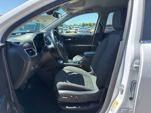 Used 2024 Chevrolet Equinox LT AWD/4WD image 13