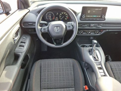 Used 2024 Honda HR-V Sport image 11