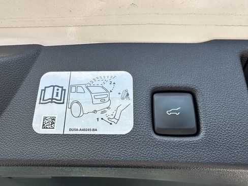 Used 2020 Ford Escape Titanium AWD/4WD image 7