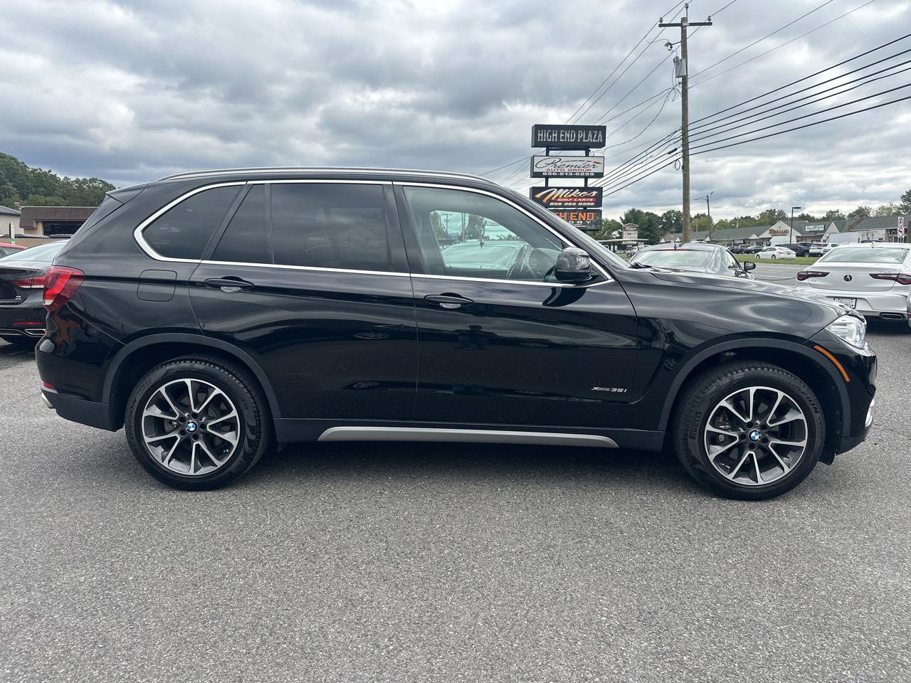 Used 2018 BMW X5 xDrive35i w/ M Sport Package AWD/4WD image 4